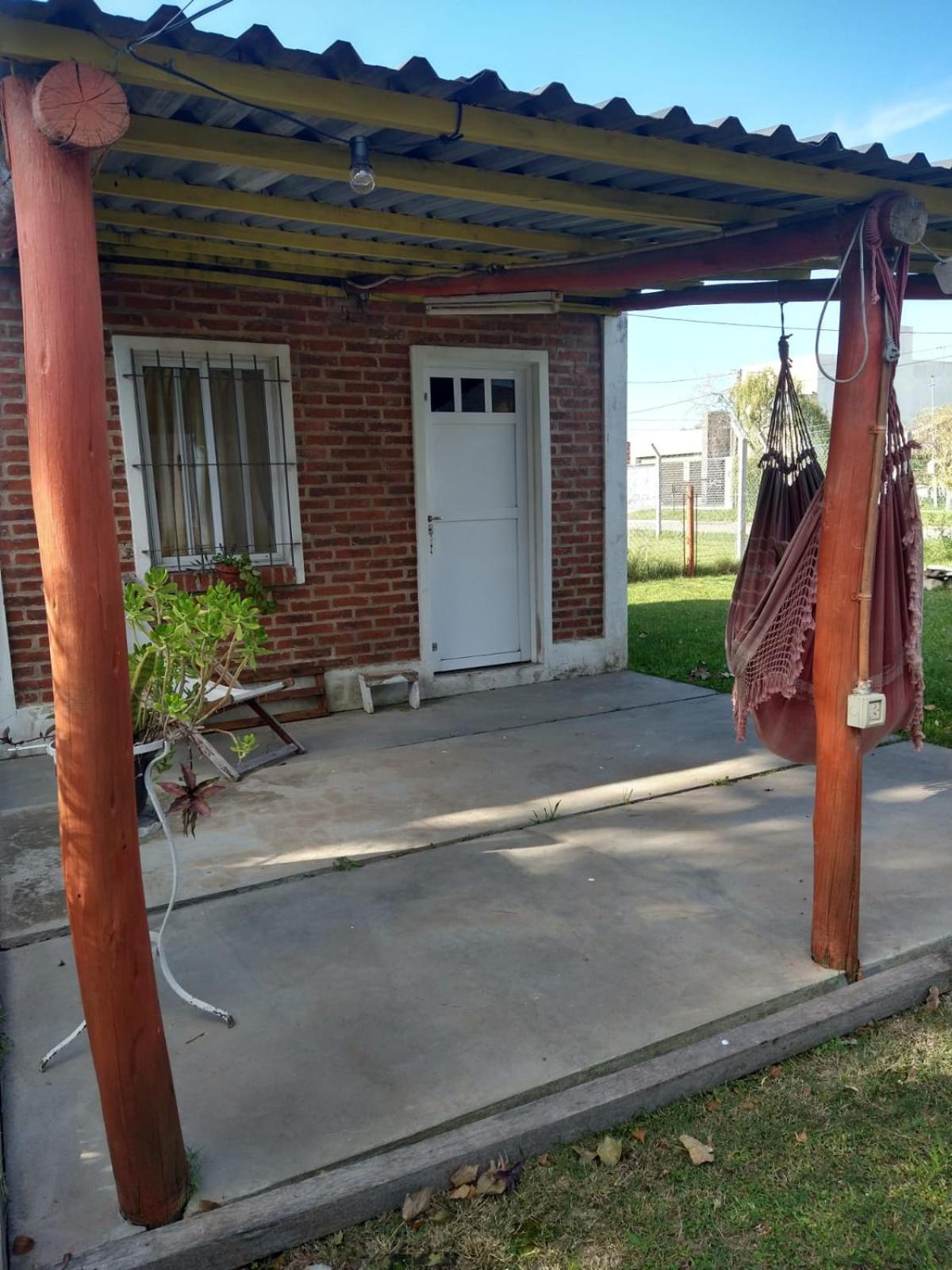 Monoambiente Con Bano Privado, Cocina, Heladera Y Cochera En Pueblo Belgrano * Gualeguaychu