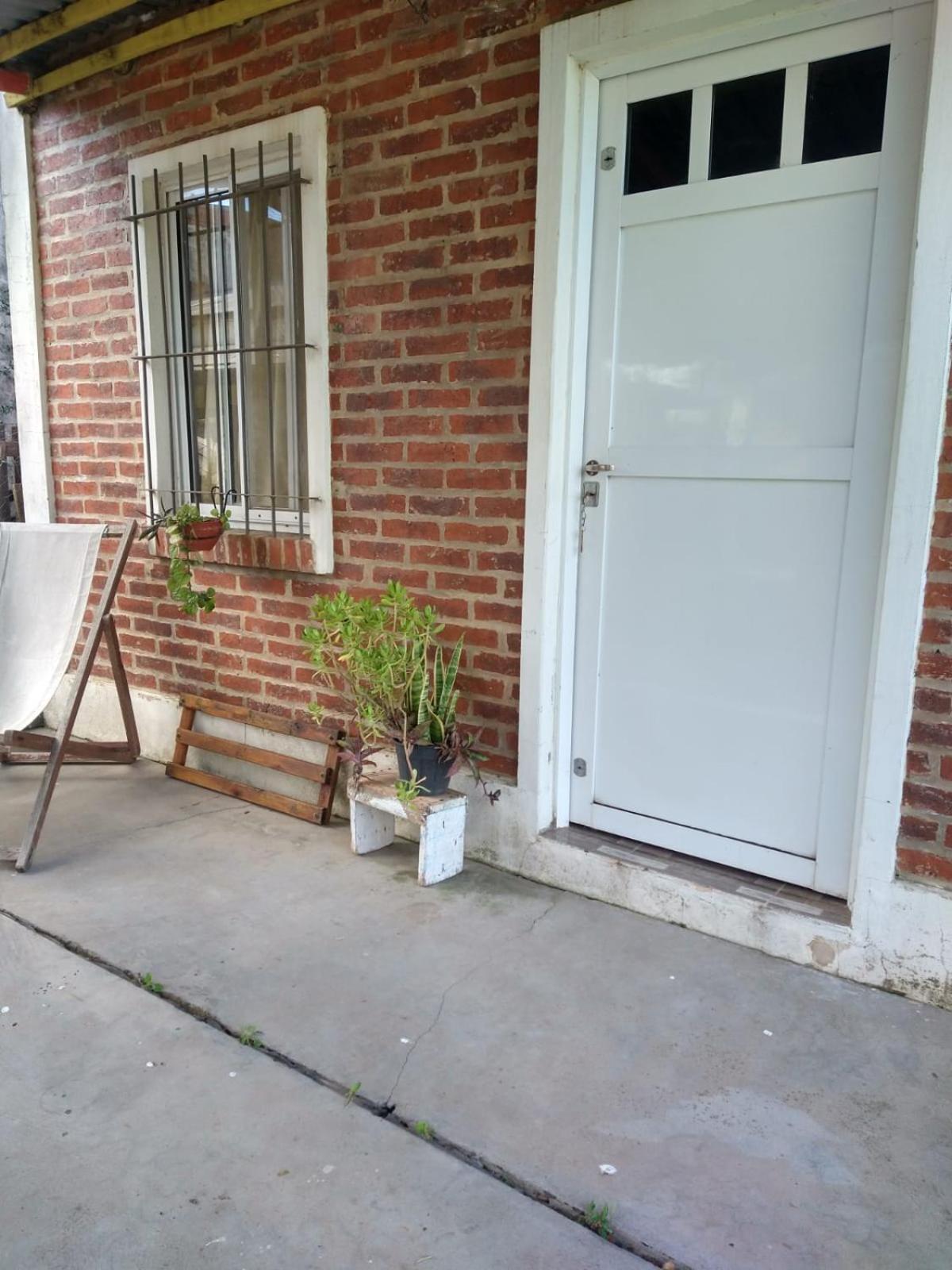 Monoambiente Con Bano Privado, Cocina, Heladera Y Cochera En Pueblo Belgrano * Gualeguaychú